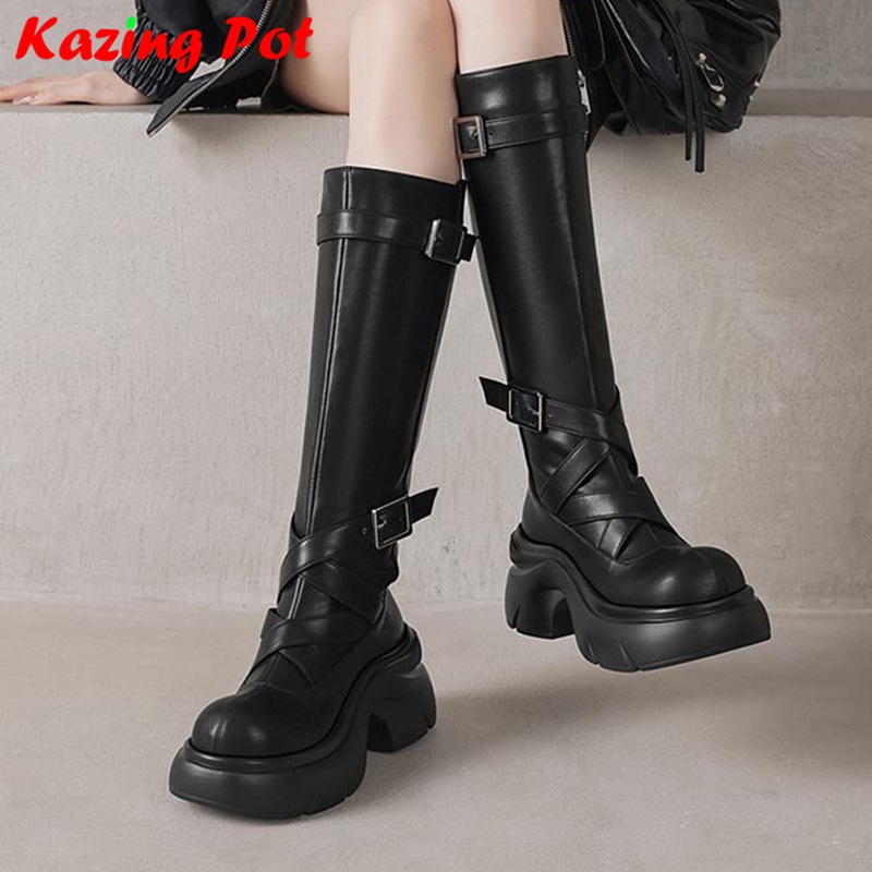 Street Fashion Winter - Botki za kolano z metalową klamrą