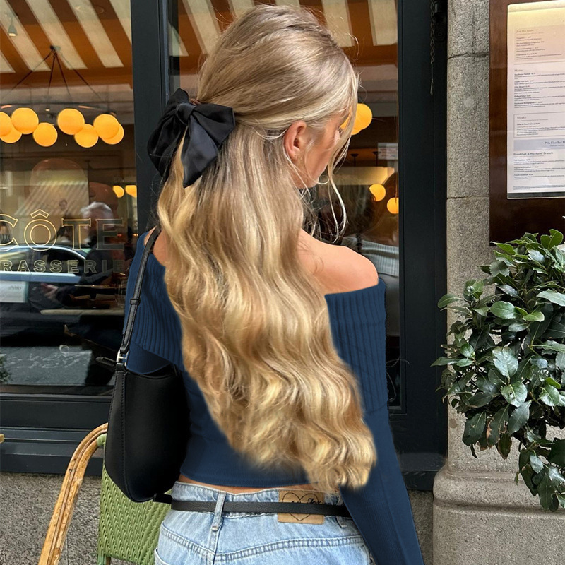 Moda uliczna: top z odkrytymi  – Street Fashion Us recenzja i cena